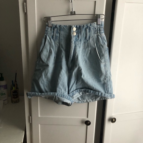 Denim paper bag shorts 🩳 - Picture 3 of 4